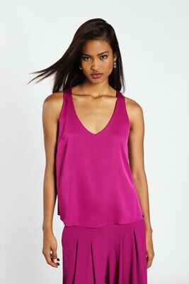 ​Regular satin top with V-neck