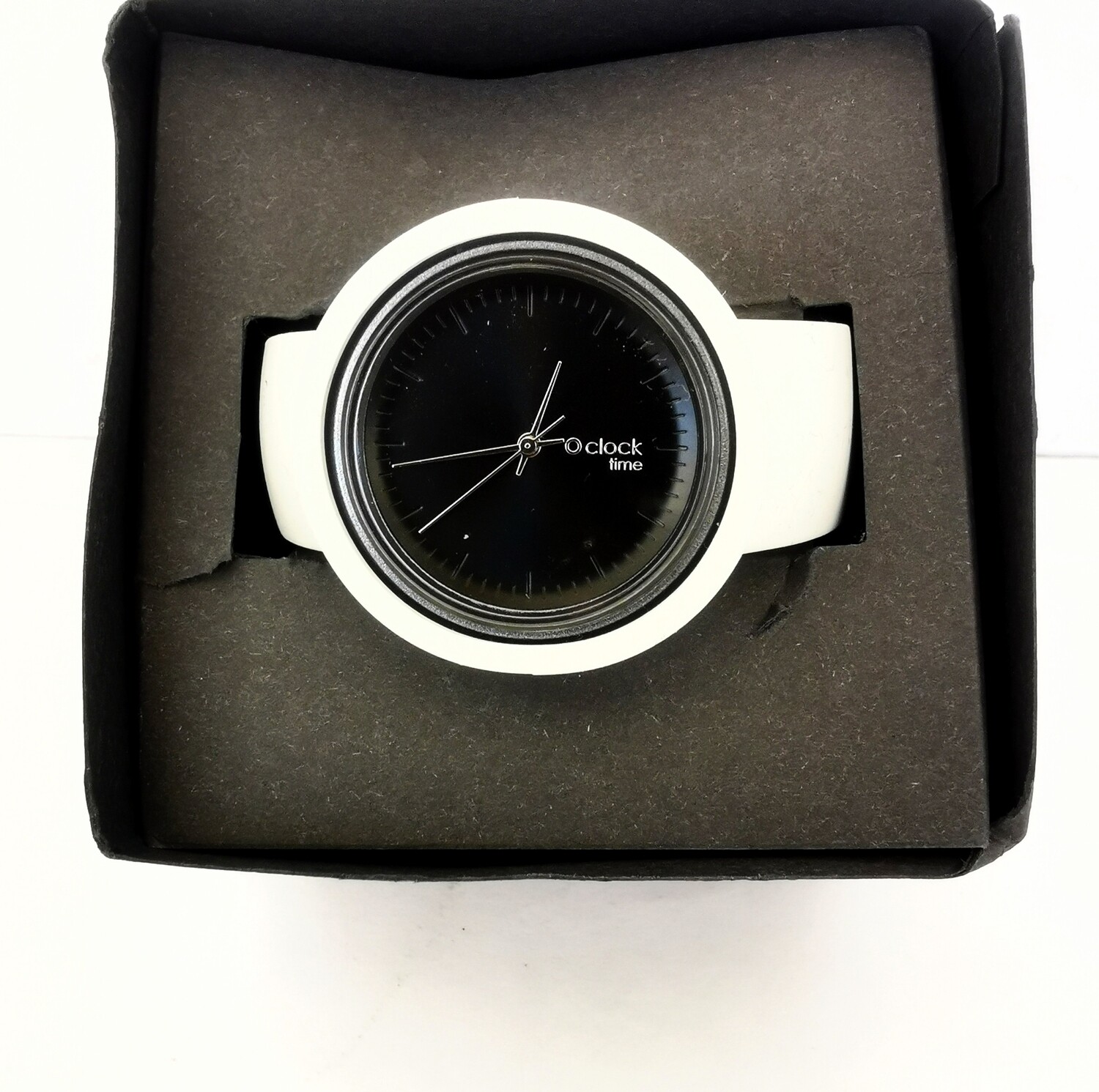 O Clock great black mechanism