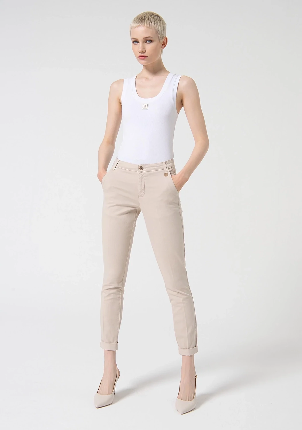 ​Slim chino pants in gabardine