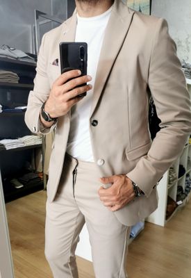 Slim suit in technical fabric