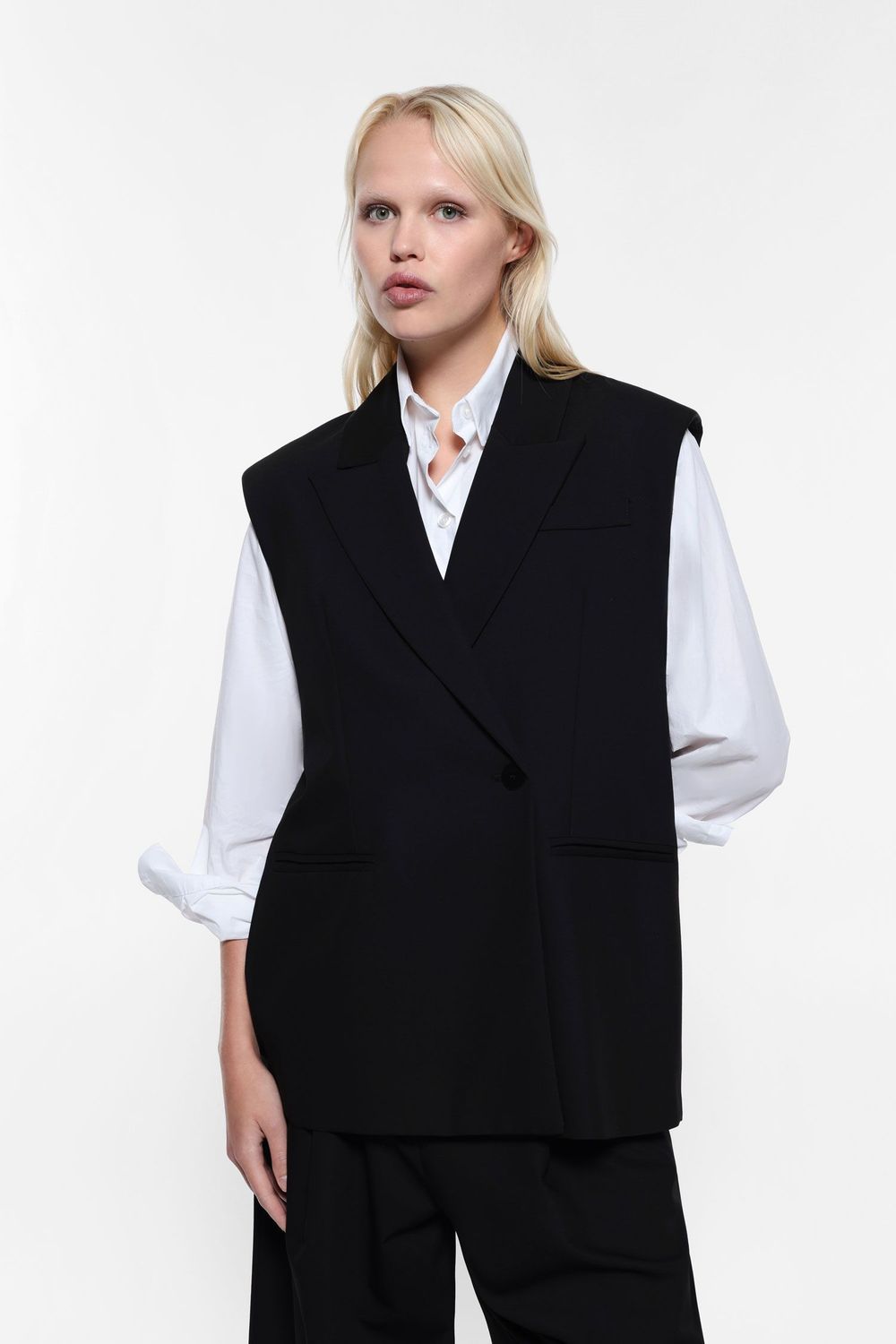 ​​Regular waistcoat with button
