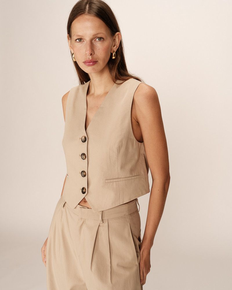 Cropped slim gilet