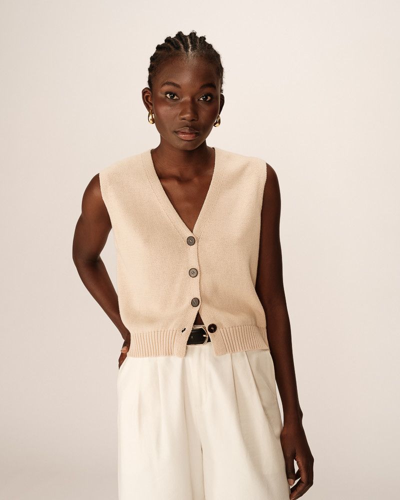 Regular knitted vest