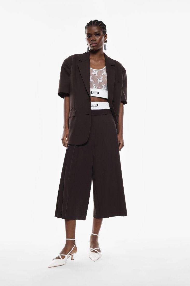 ​​Cropped trousers with pleats