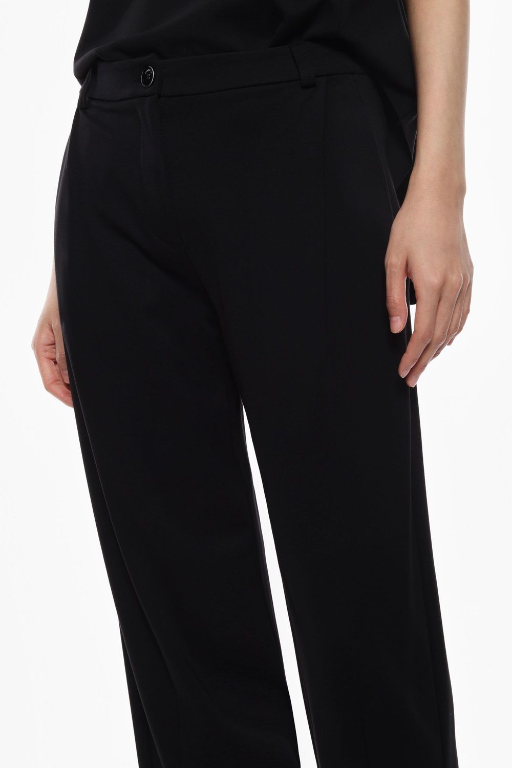 ​​Cropped pants with pleats