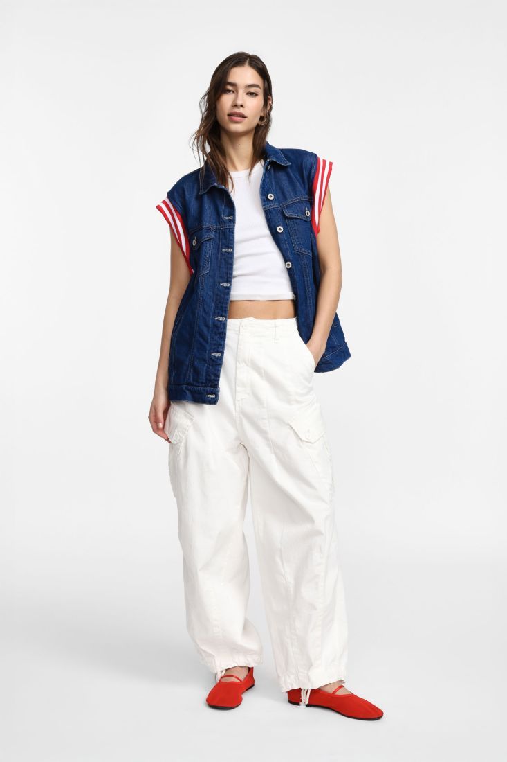 Denim trousers with big pockets