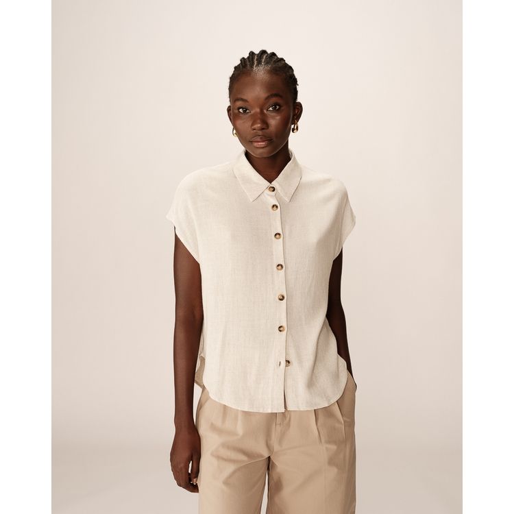 ​​Regular half-sleeve shirt