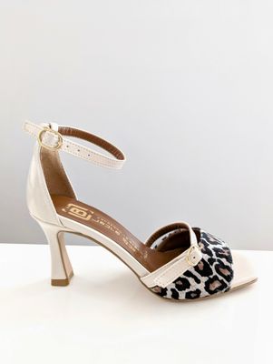 Sandal with animalier fabric insert