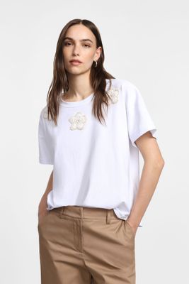 ​​Regular T-shirt with flowers