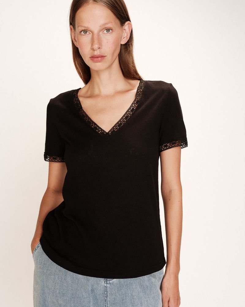 ​Lace V-neck T-shirt