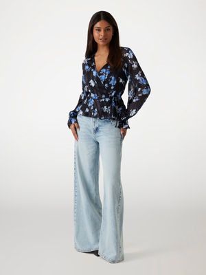 ​​V-neck crossover blouse​