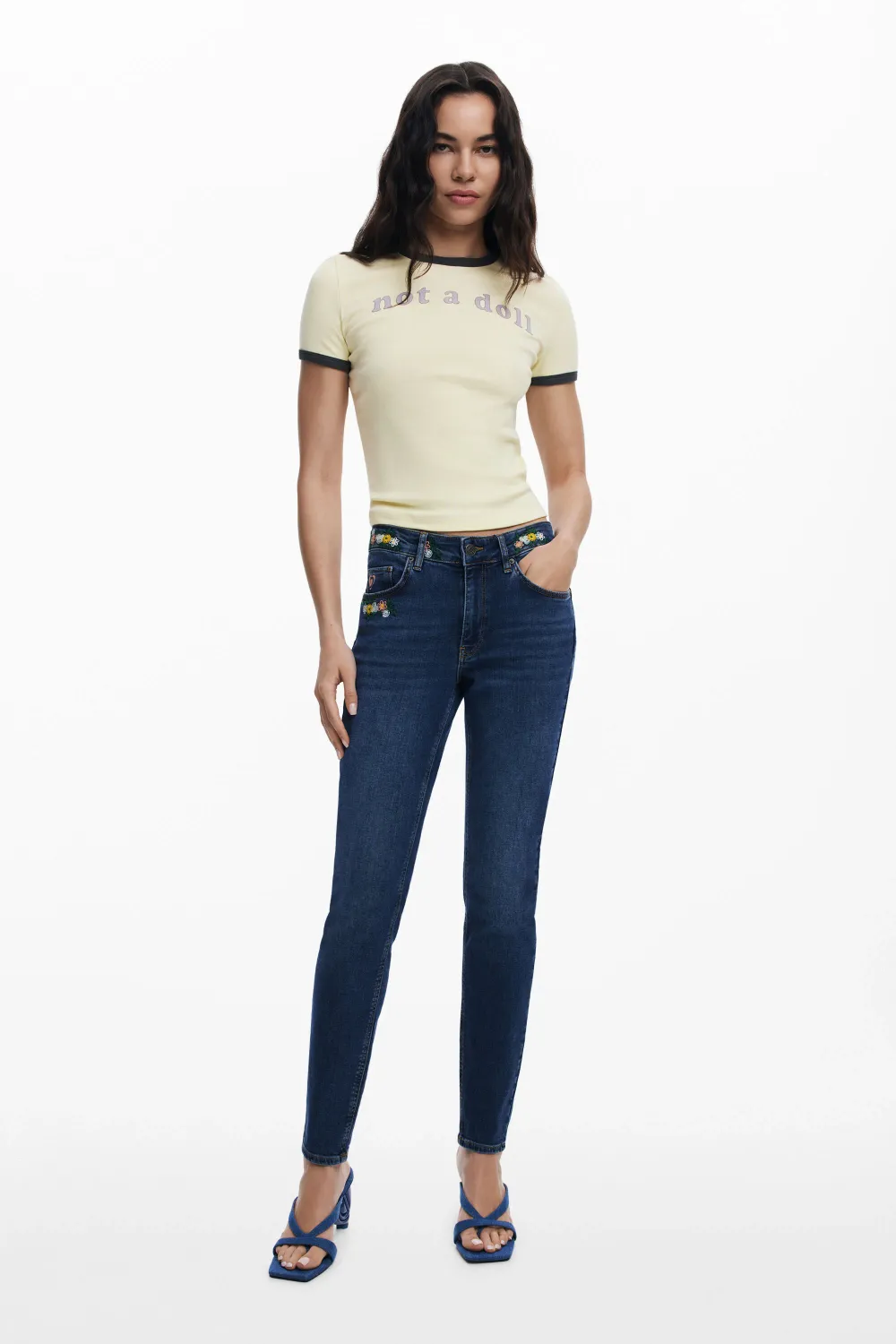Skinny jeans with floral embroidery