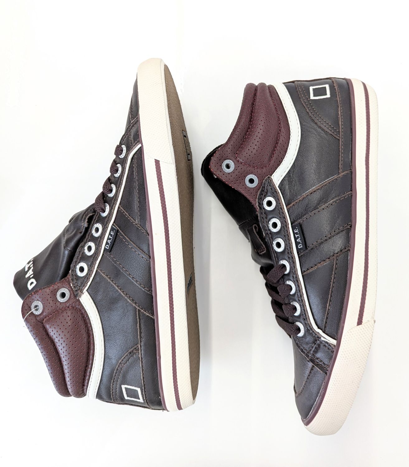 Leather sneakers
