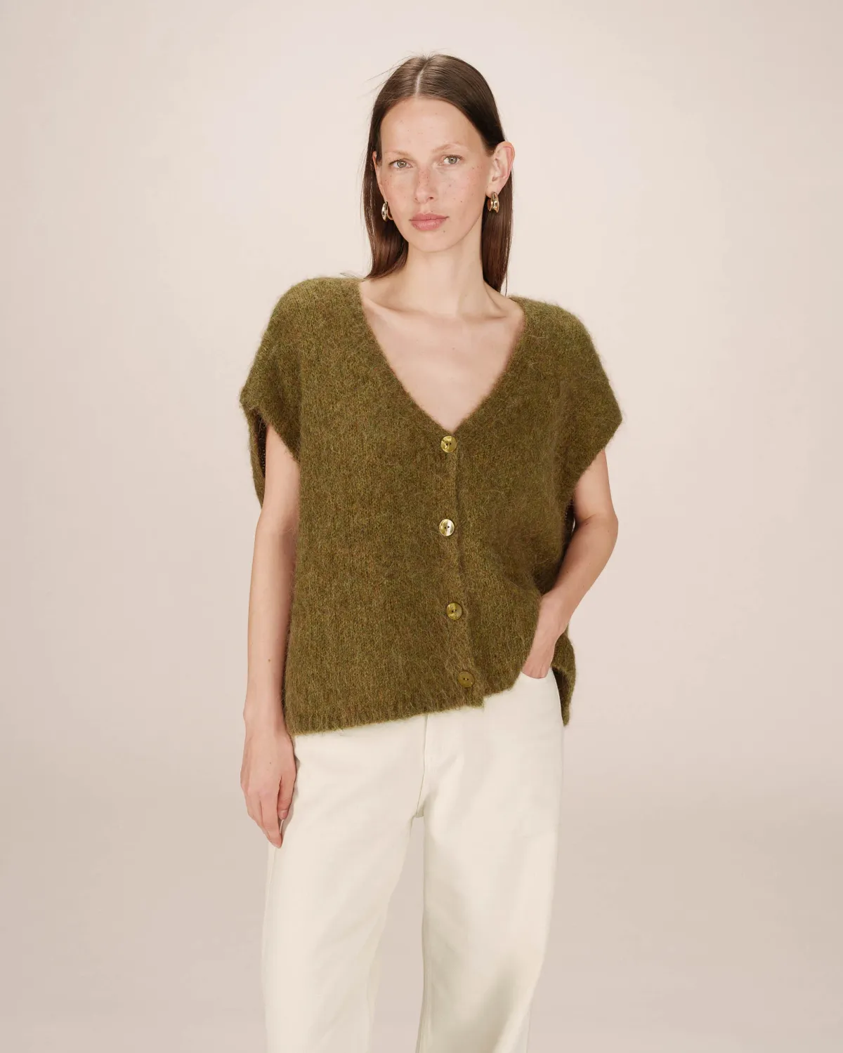 Sleeveless alpaca cardigan