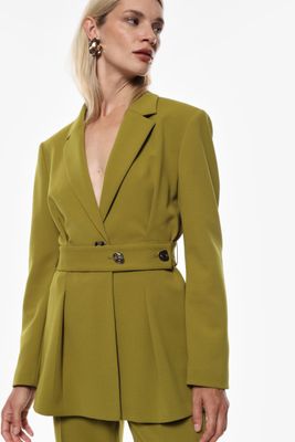 Single-breasted jacket with pleats