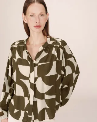 Regular geometric blouse