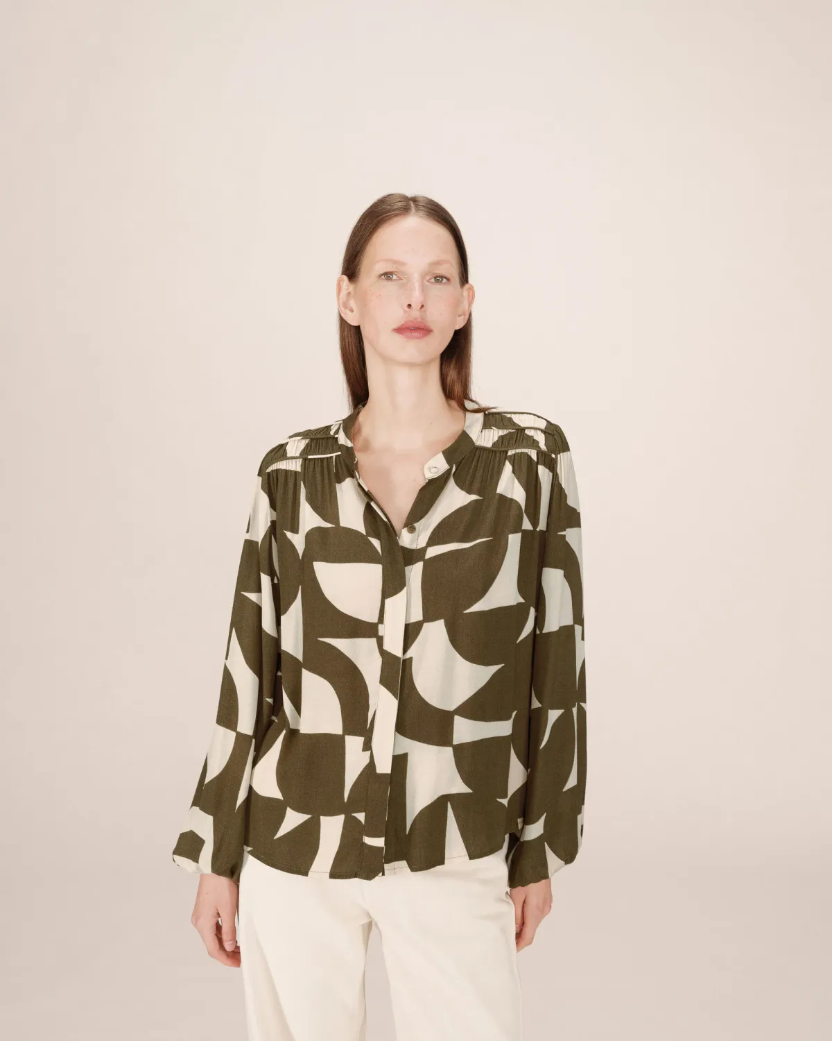 ​Regular geometric blouse
