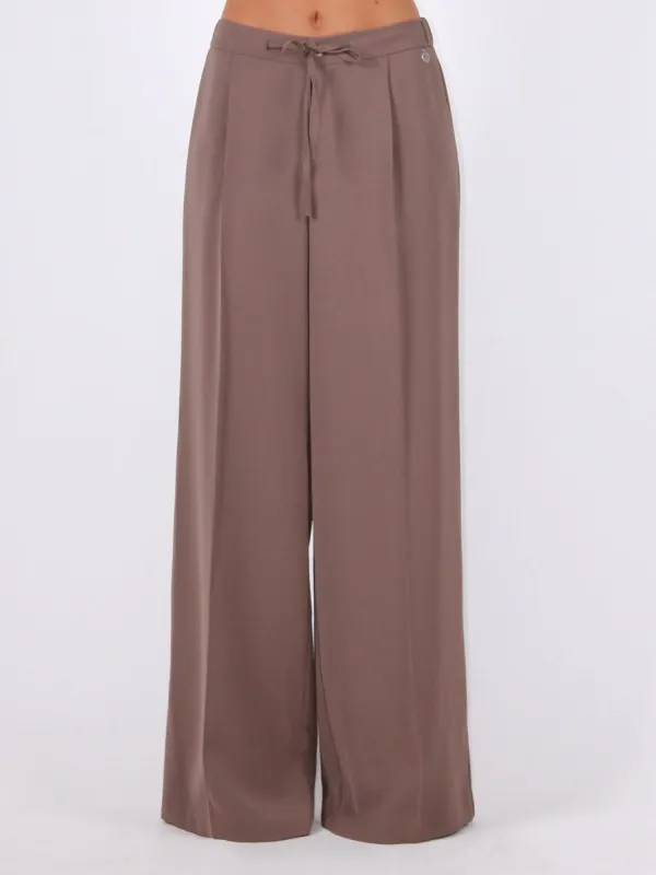 ​Palazzo pants in flowing fabric