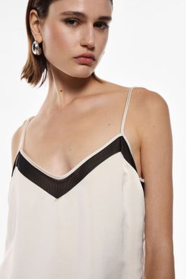 Top regular with tulle insert