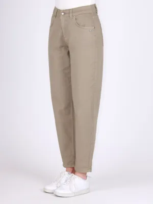 Carrot jeans in colored denim
