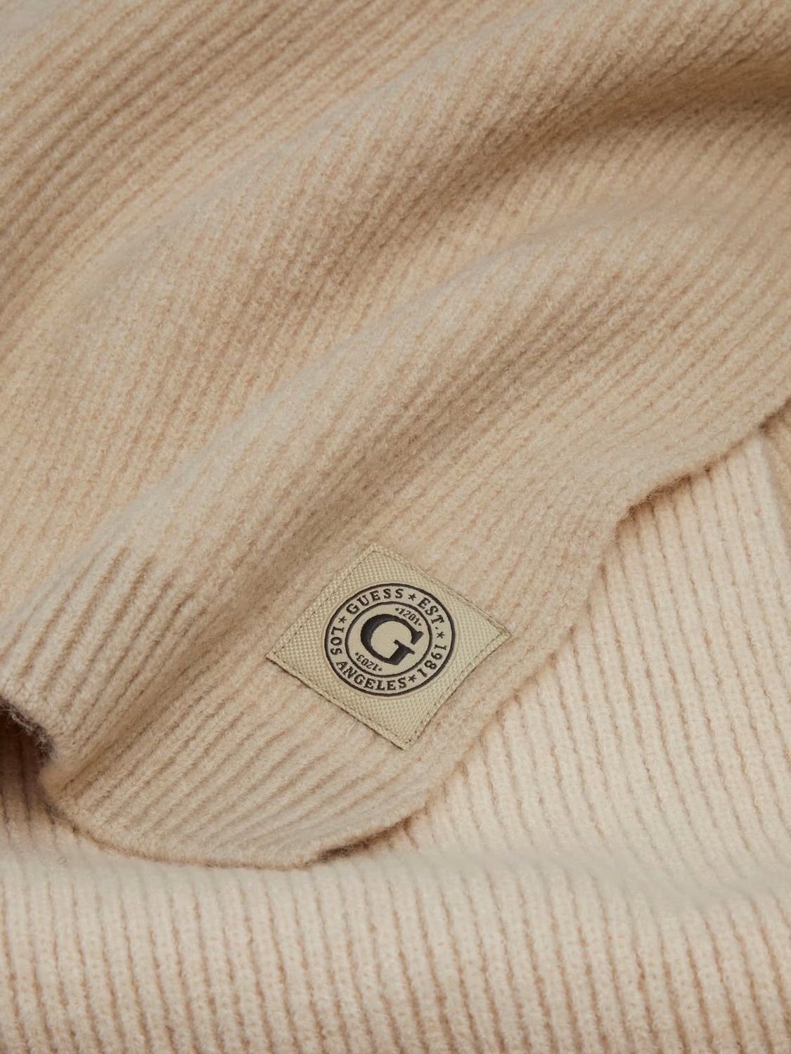 ​Ribbed knit scarf