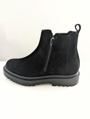 Ankle boot with double zip