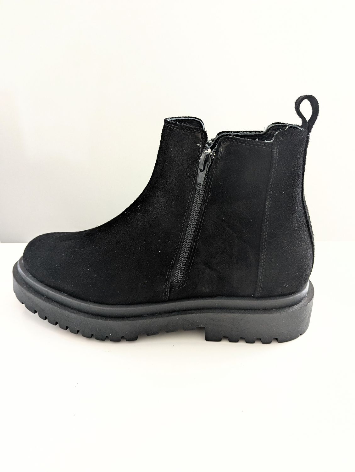 Ankle boot with double zip
