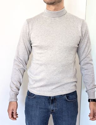 Basic viscose turtleneck