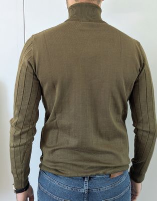 Slim-fit turtleneck with inlays