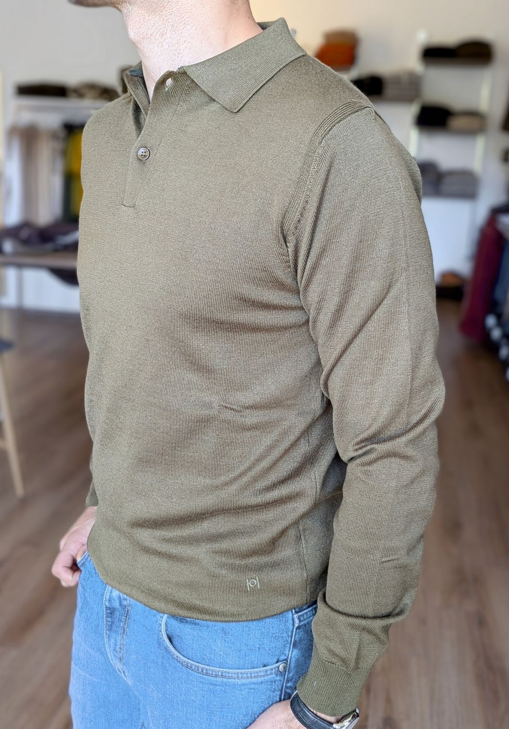 Long-sleeved knitted polo shirt