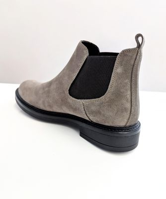 Leather ankle boot  with stitched sole