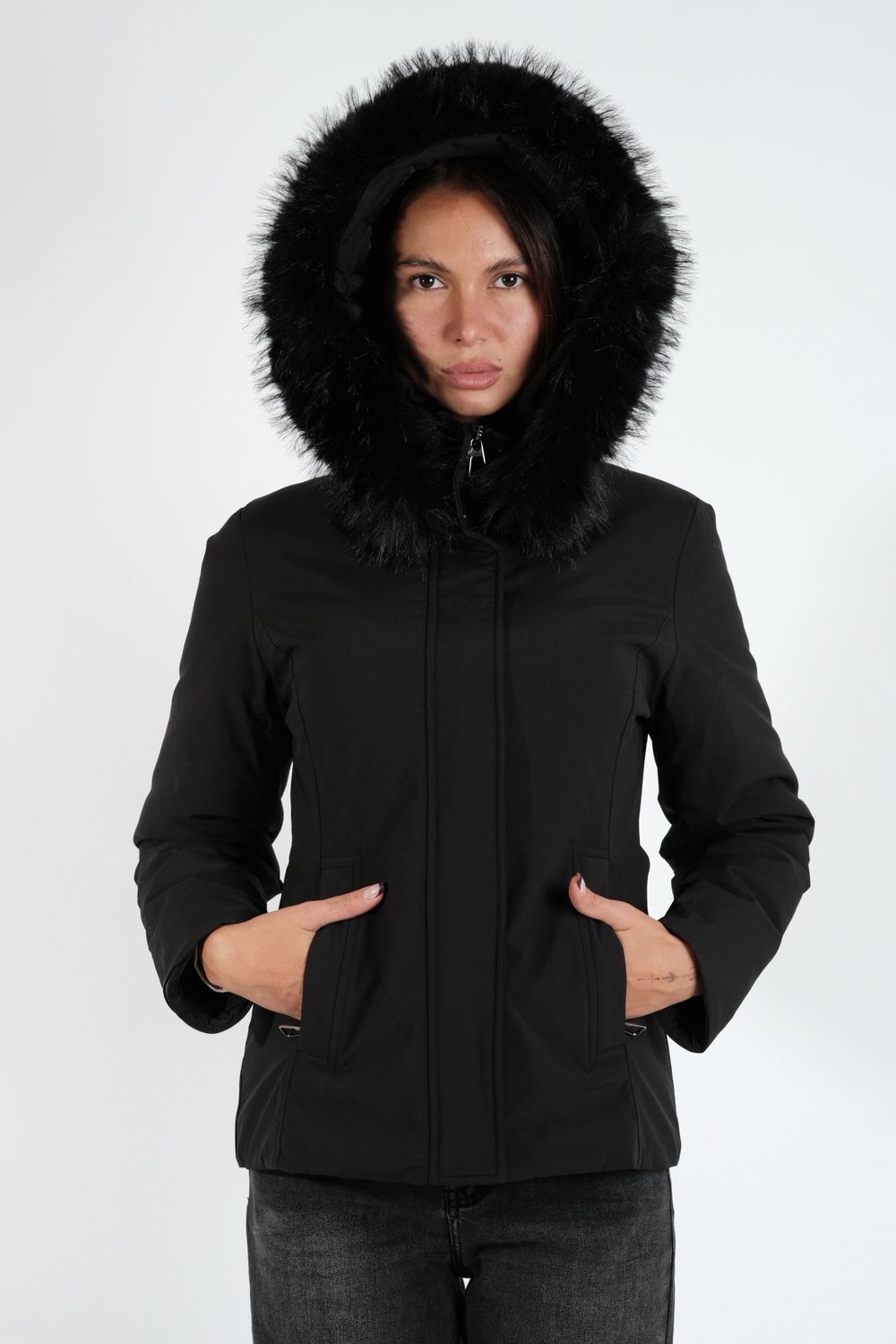 Short parka with hood