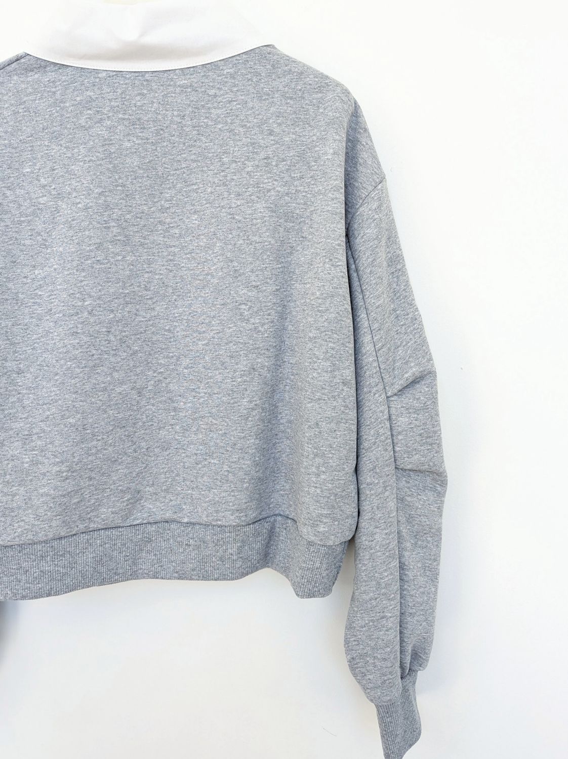 Crewneck sweatshirt with collar