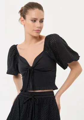 ​​Fitted top with sleeves in San Gallo