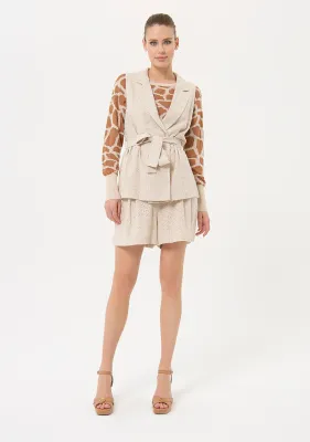 ​Regular vest in San Gallo lace