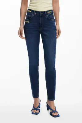 Skinny jeans with floral embroidery