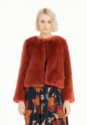Regular faux fur with flared sleeves