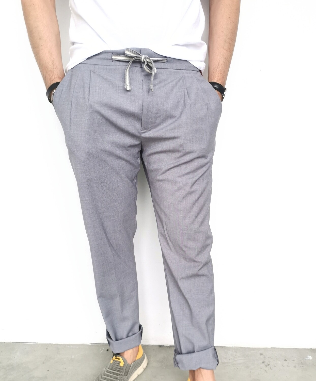 Pants in fresh wool with pleats