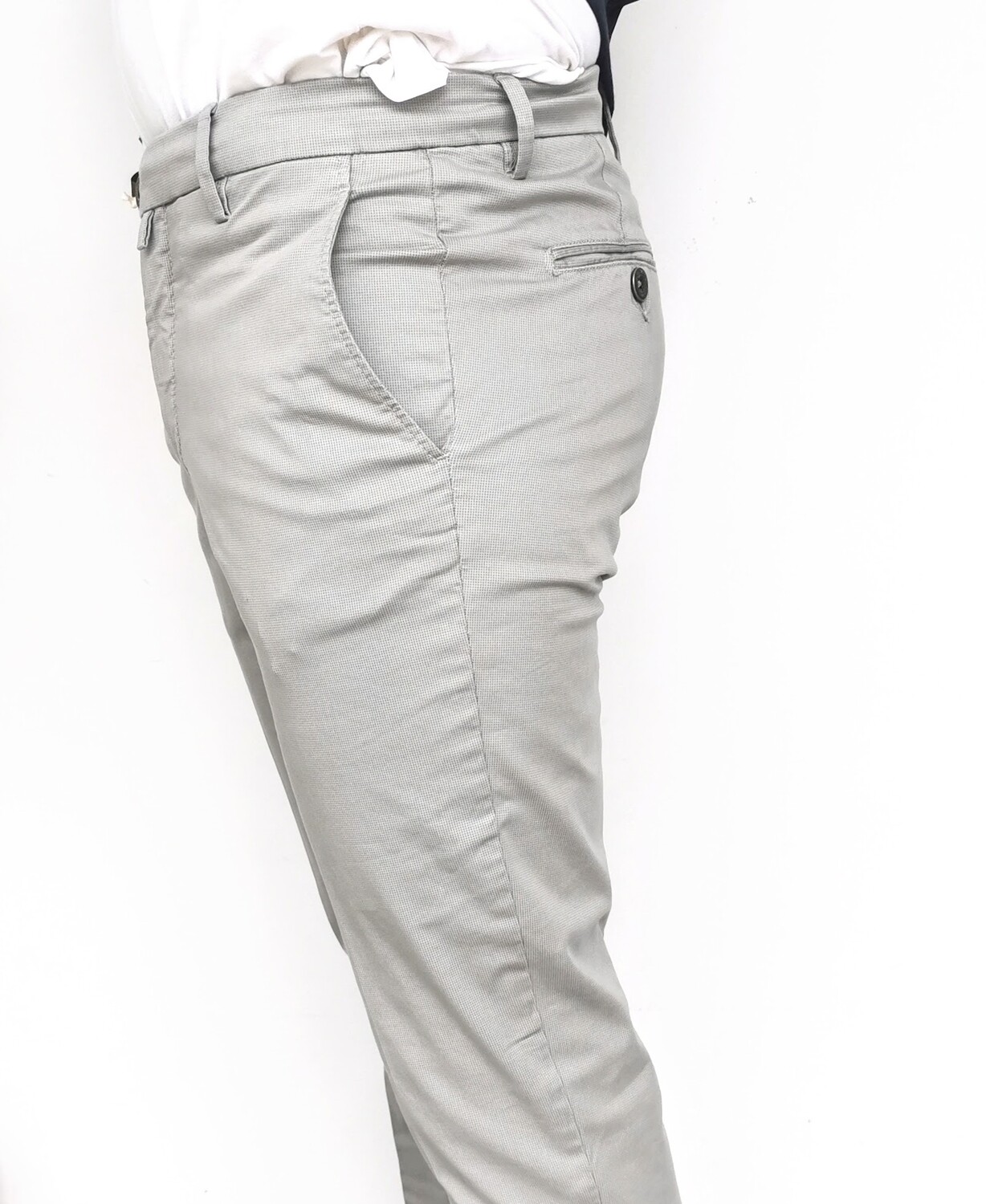 Slim chino pants in micro-pattern