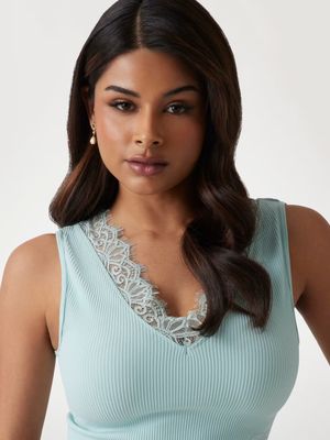 Cropped top in knitted lace