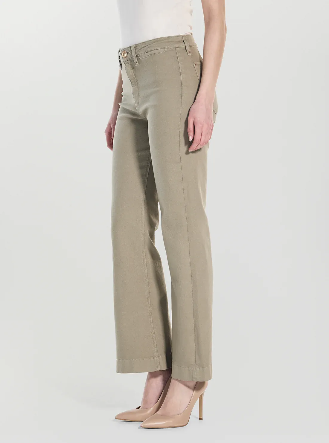 ​Wide-leg denim pants