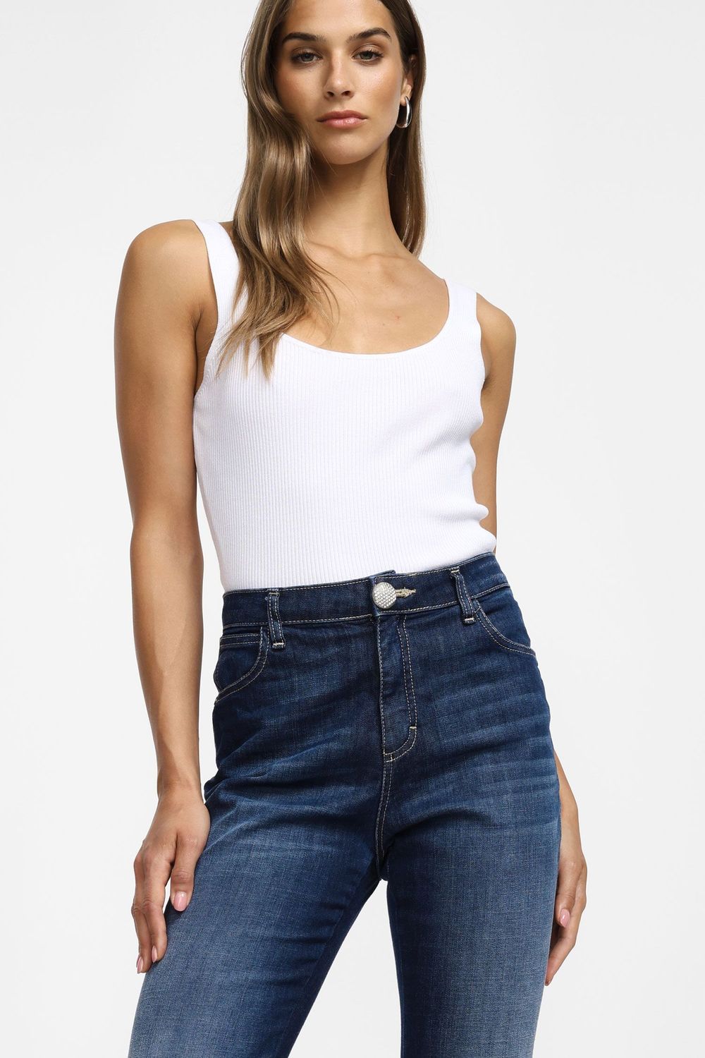 ​High-waisted flared jeans