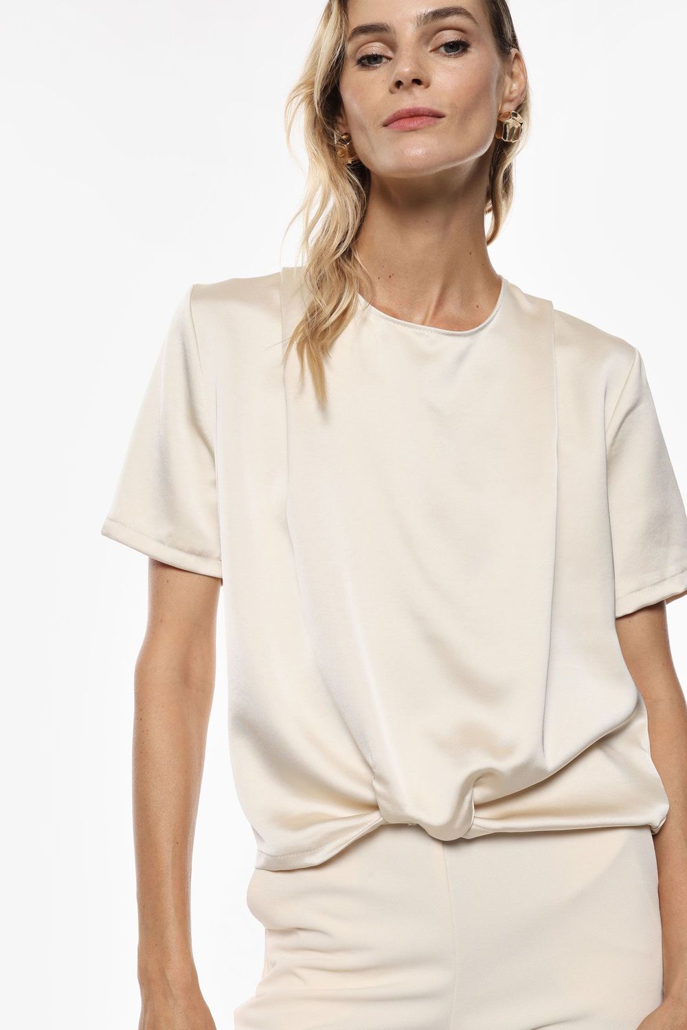 ​Regular satin blouse