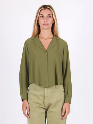 Regular shirt with classic lapels