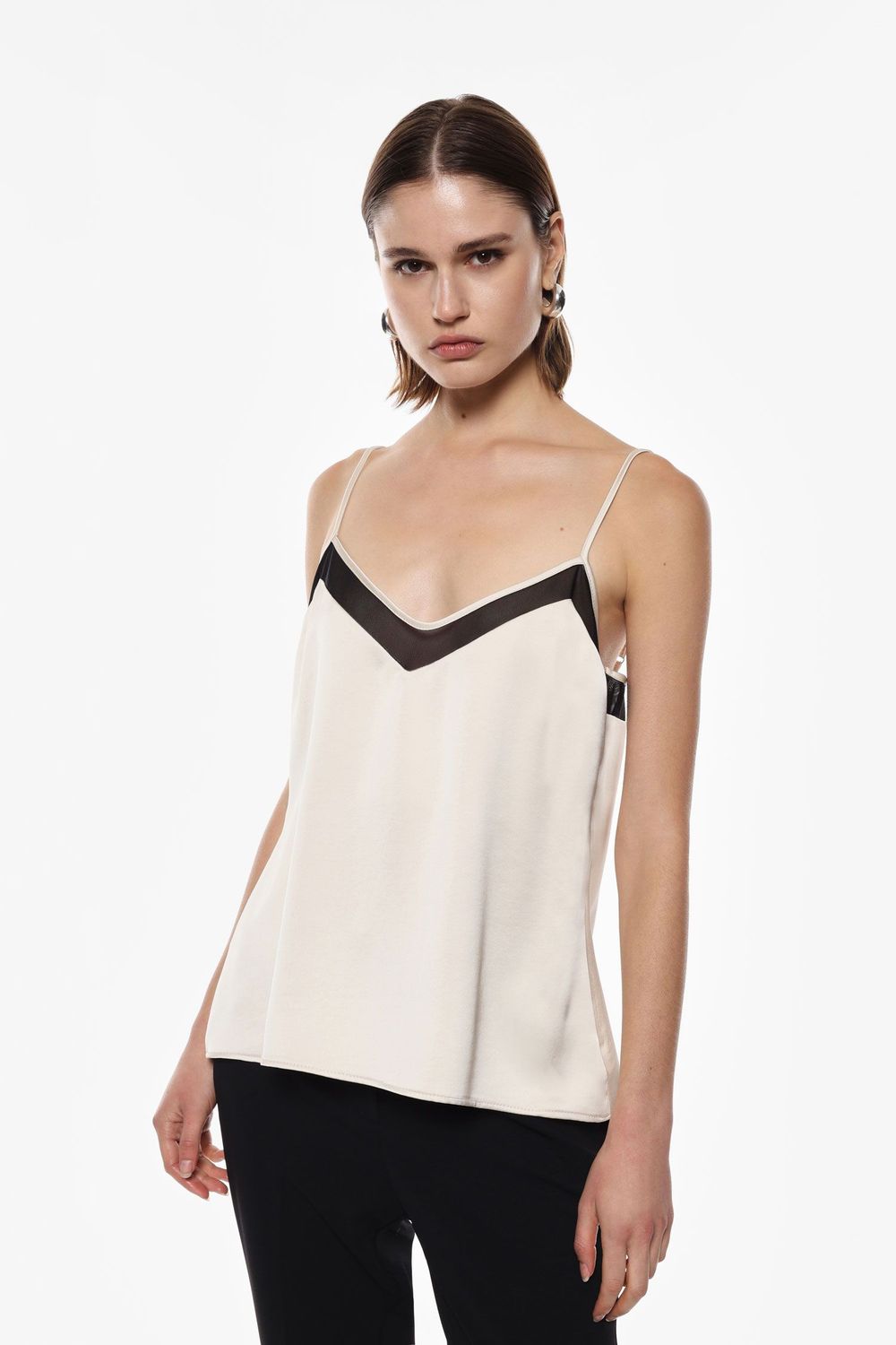 Top regular with tulle insert