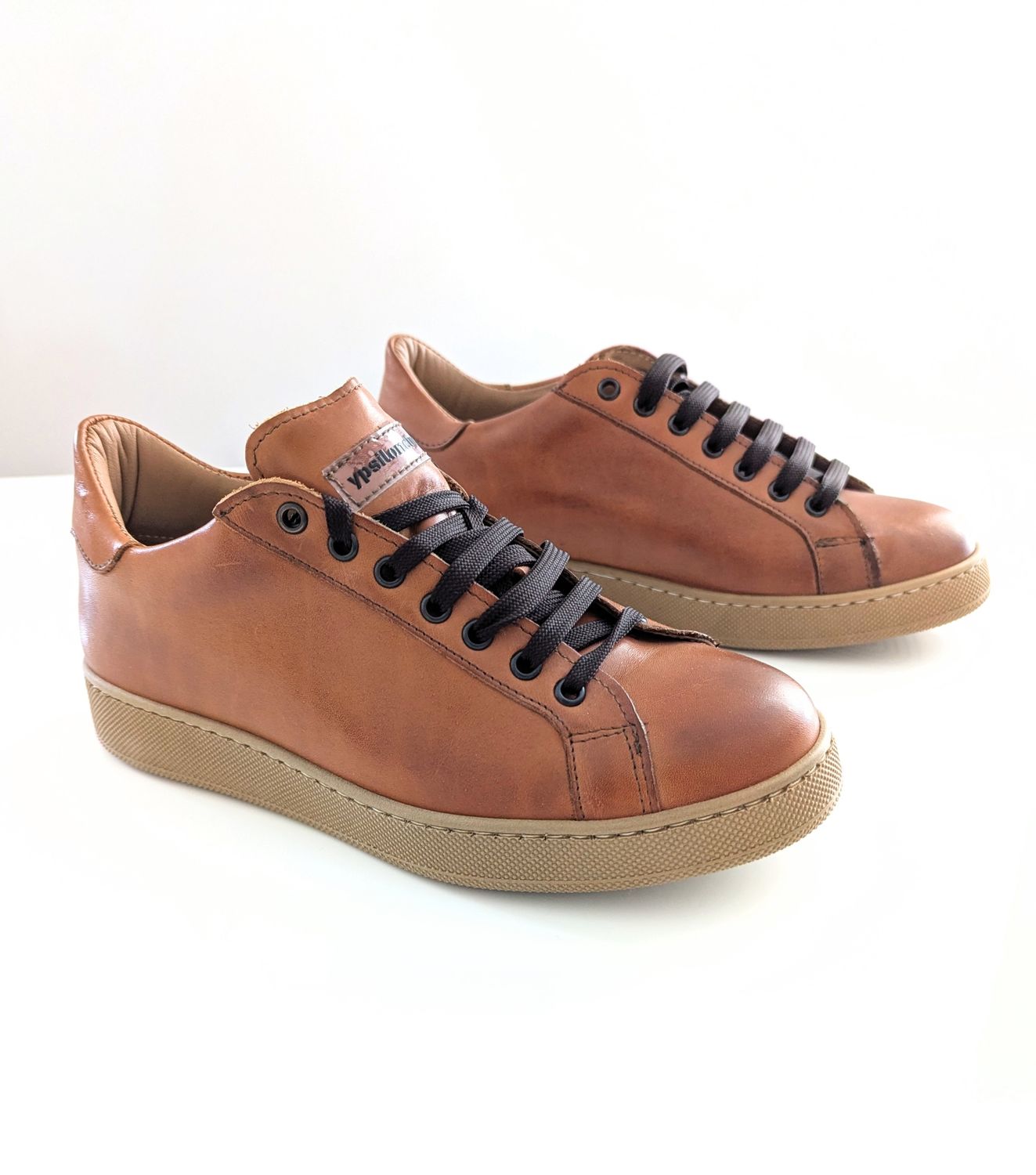 Leather sneakers