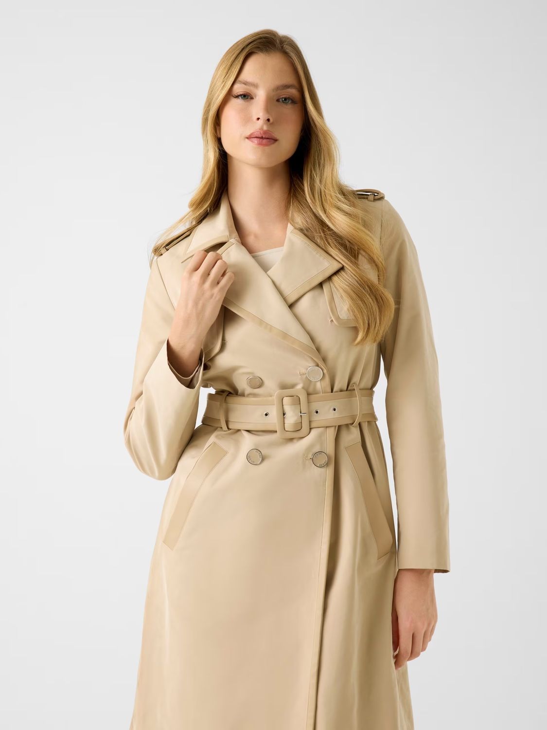 Regular-fit tailored trench
