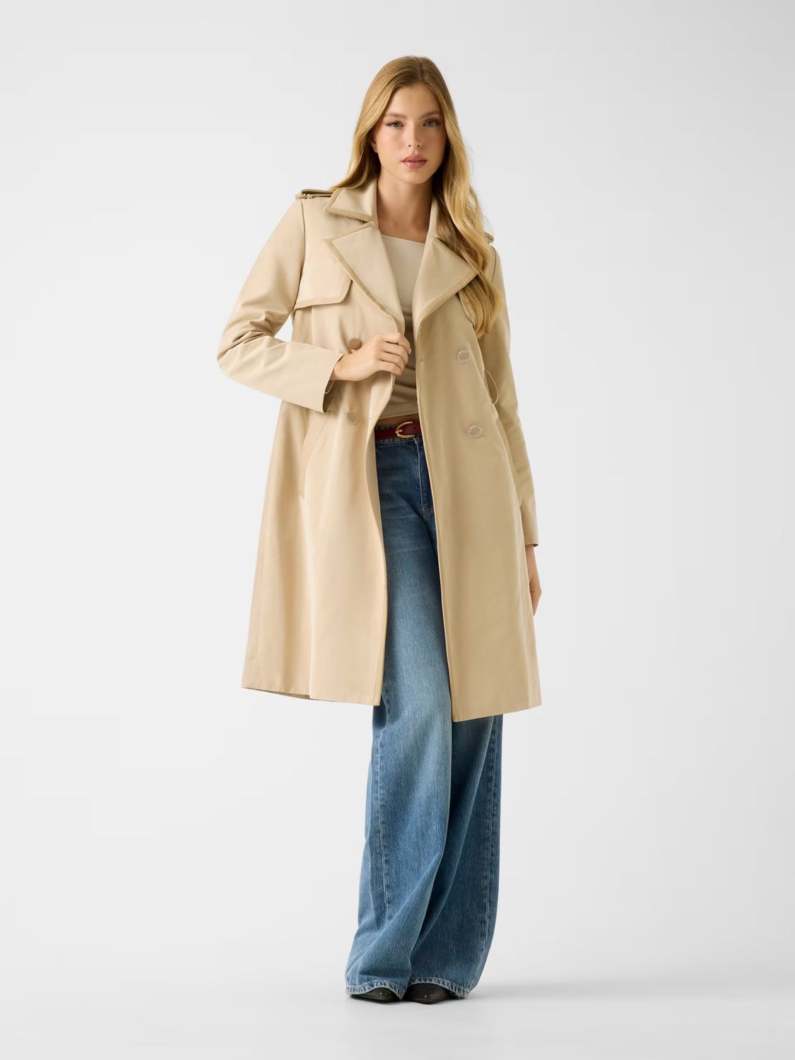 Regular-fit tailored trench