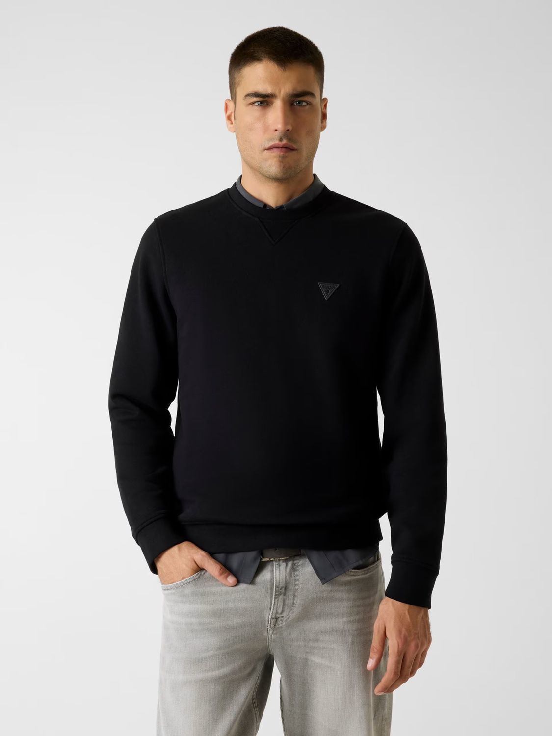 Sweatshirt with logo patch