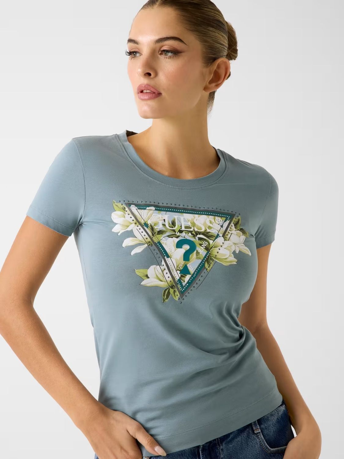 ​Slim-fit T-shirt with triangular logo